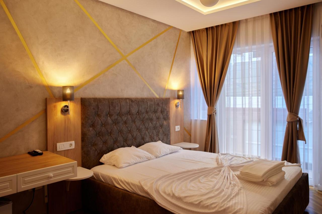 Amico Hotel Prishtinë Ngoại thất bức ảnh