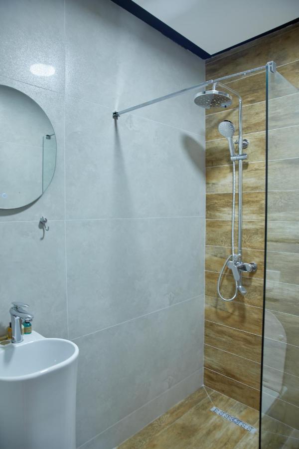 Amico Hotel Prishtinë Ngoại thất bức ảnh
