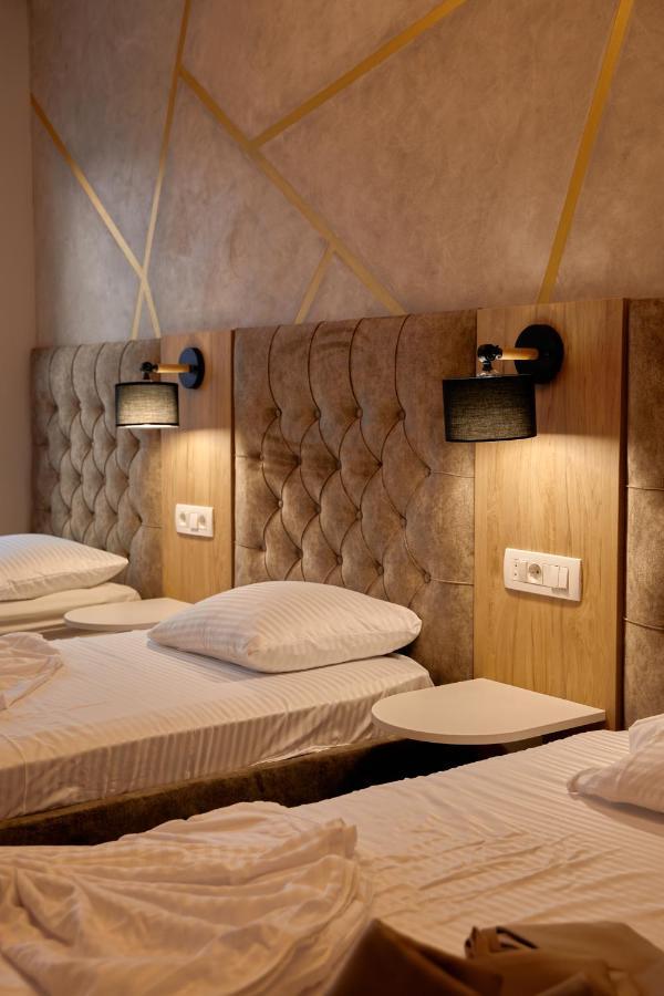 Amico Hotel Prishtinë Ngoại thất bức ảnh