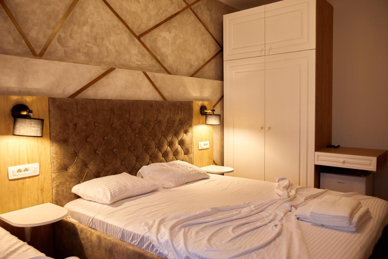 Amico Hotel Prishtinë Ngoại thất bức ảnh