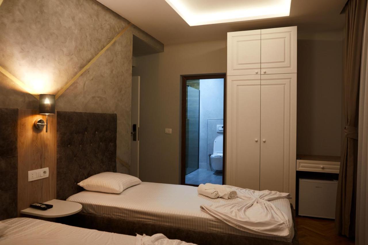 Amico Hotel Prishtinë Ngoại thất bức ảnh