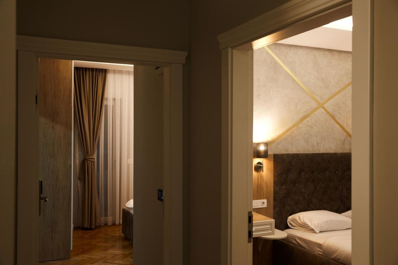 Amico Hotel Prishtinë Ngoại thất bức ảnh