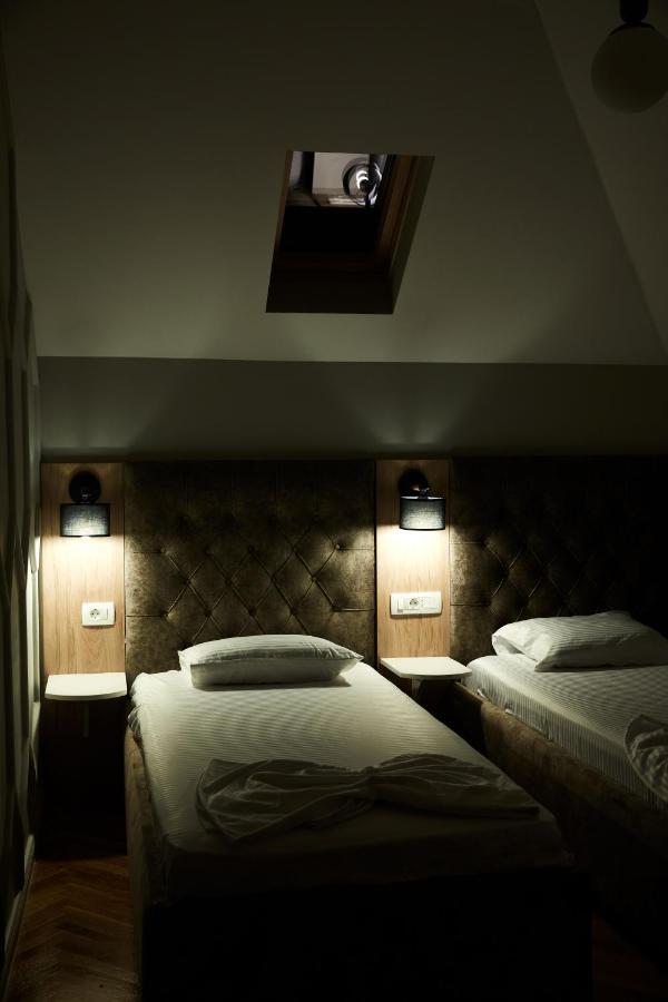 Amico Hotel Prishtinë Ngoại thất bức ảnh