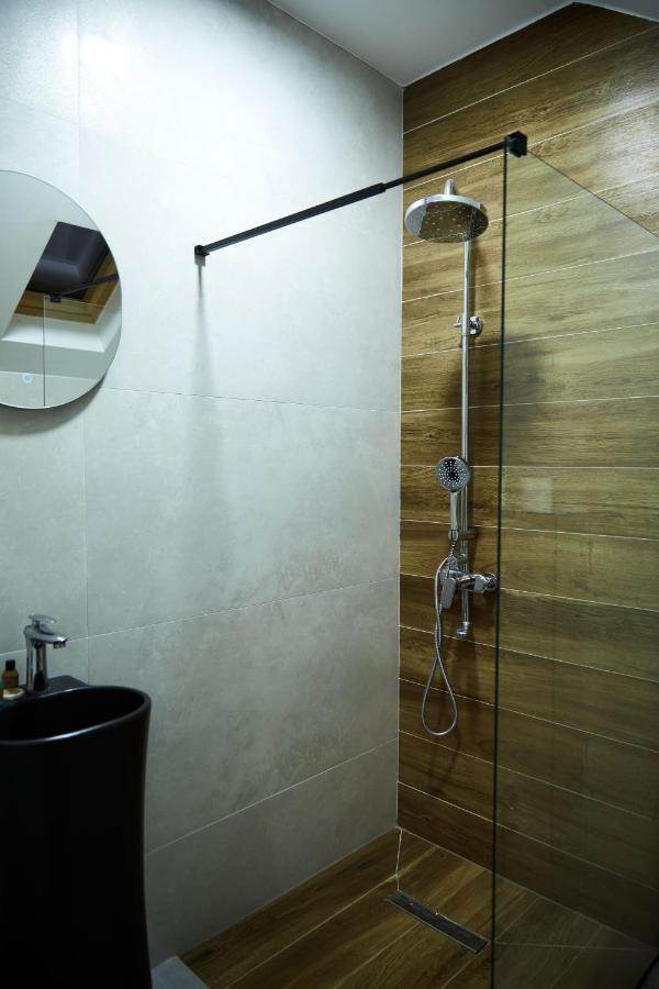 Amico Hotel Prishtinë Ngoại thất bức ảnh